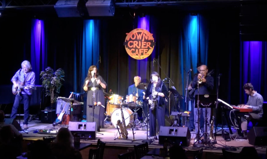 Towne Crier Cafe crowd